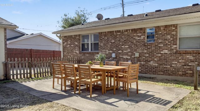 8209 Vaughn Mill Rd, Louisville, KY 40228