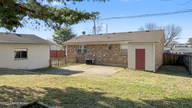 8209 Vaughn Mill Rd, Louisville, KY 40228