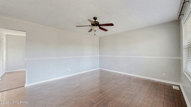 8209 Vaughn Mill Rd, Louisville, KY 40228