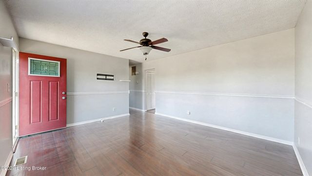 8209 Vaughn Mill Rd, Louisville, KY 40228