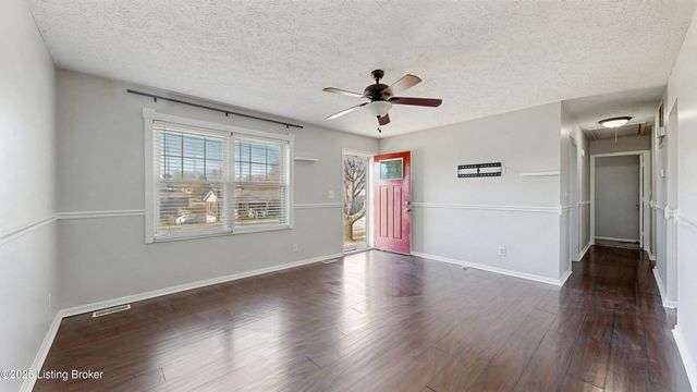 8209 Vaughn Mill Rd, Louisville, KY 40228