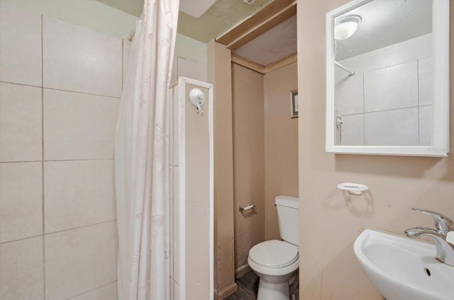 10047 N 53RD STREET, Temple Terrace, FL 33617