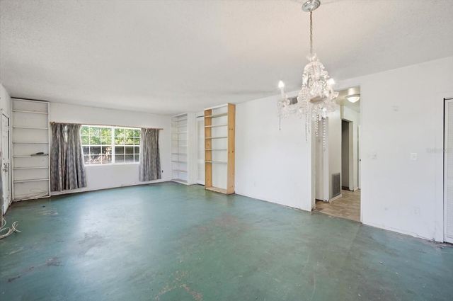 10047 N 53RD STREET, Temple Terrace, FL 33617