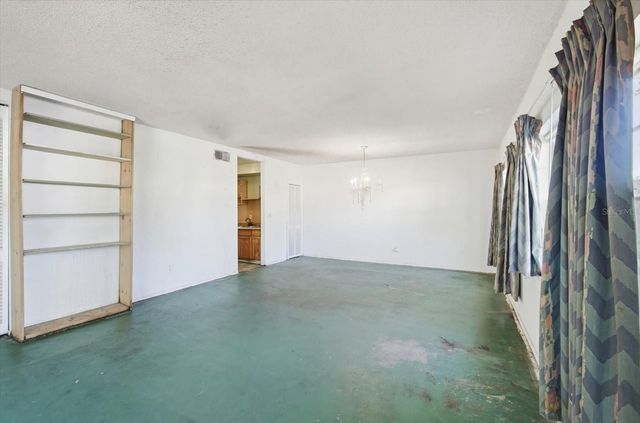 10047 N 53RD STREET, Temple Terrace, FL 33617