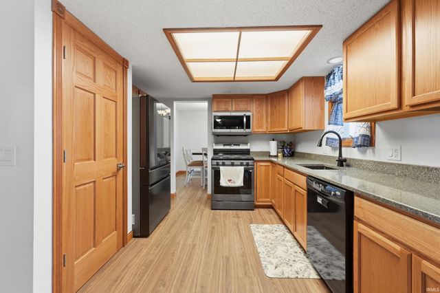 8528 Spring Forest Drive, Fort Wayne, IN 46804