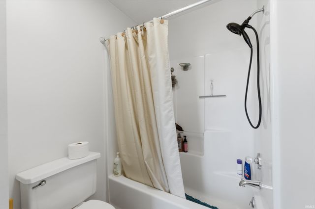 8528 Spring Forest Drive, Fort Wayne, IN 46804