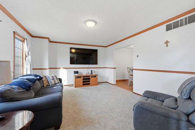 8528 Spring Forest Drive, Fort Wayne, IN 46804