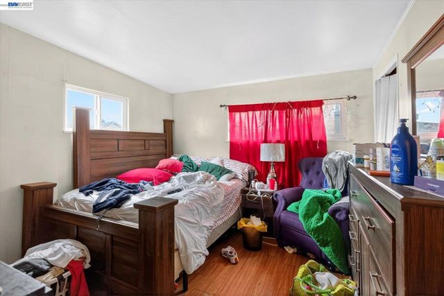 2724 2724 E 22nd St, Oakland, CA 94601