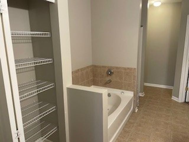 10 N Lake Street 310, Grayslake, IL 60030