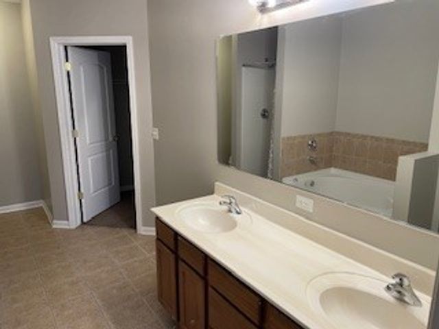 10 N Lake Street 310, Grayslake, IL 60030