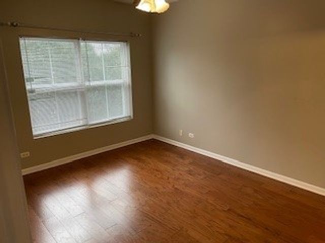 10 N Lake Street 310, Grayslake, IL 60030