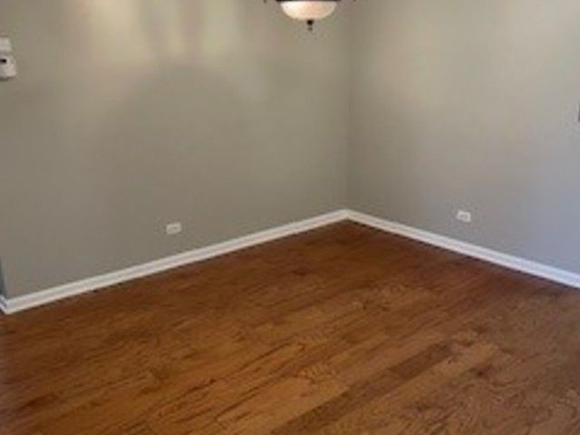 10 N Lake Street 310, Grayslake, IL 60030