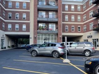 10 N Lake Street 310, Grayslake, IL 60030