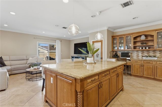 22711 Collins Street, Woodland Hills, CA 91367