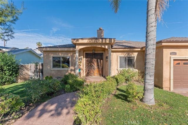 22711 Collins Street, Woodland Hills, CA 91367