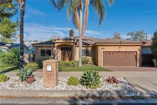 22711 Collins Street, Woodland Hills, CA 91367