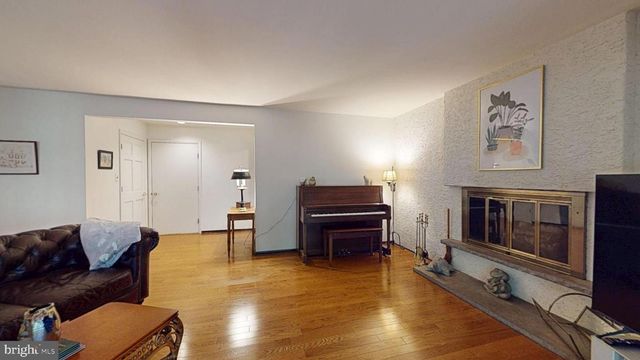 5 PLEASANT MILL CT, Medford, NJ 08055