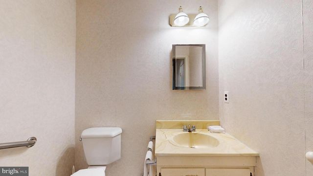 5 PLEASANT MILL CT, Medford, NJ 08055