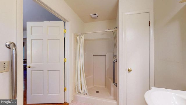 5 PLEASANT MILL CT, Medford, NJ 08055