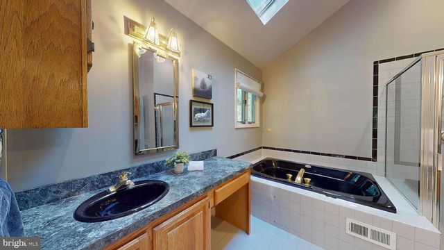 5 PLEASANT MILL CT, Medford, NJ 08055