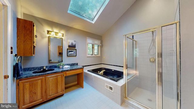 5 PLEASANT MILL CT, Medford, NJ 08055