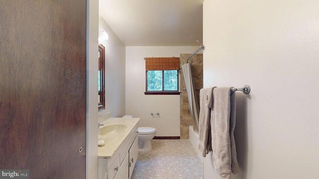 5 PLEASANT MILL CT, Medford, NJ 08055