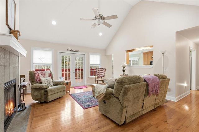 221 Grindstone Creek Drive, Clarkesville, GA 30523