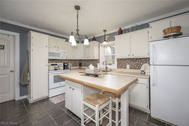 374 N River Road, Munroe Falls, OH 44262