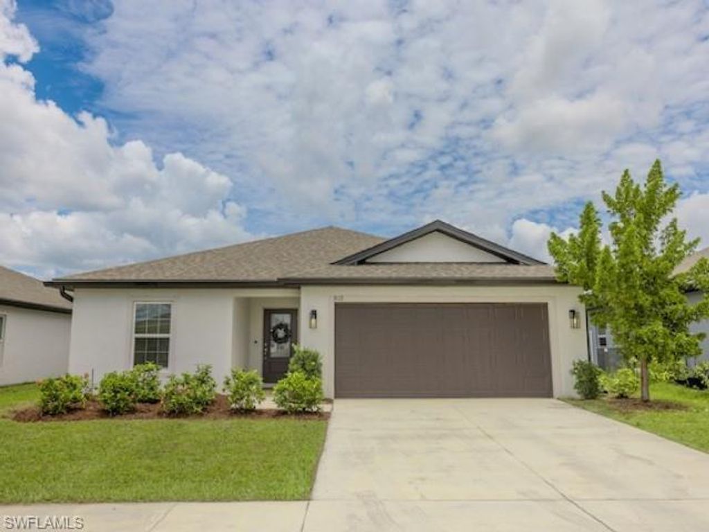 813 Franklin CT, IMMOKALEE, FL 34142 — exterior