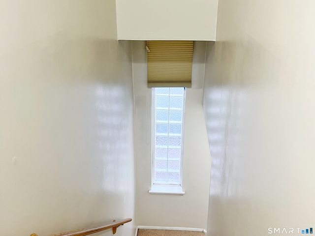 94 Wakefield Circle 94, East Hartford, CT 06118
