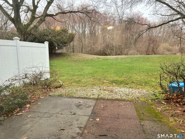 94 Wakefield Circle 94, East Hartford, CT 06118