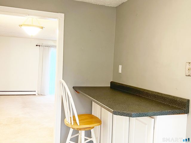 94 Wakefield Circle 94, East Hartford, CT 06118
