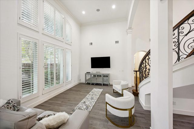 906 Peachwood Bend Drive, Houston, TX 77077