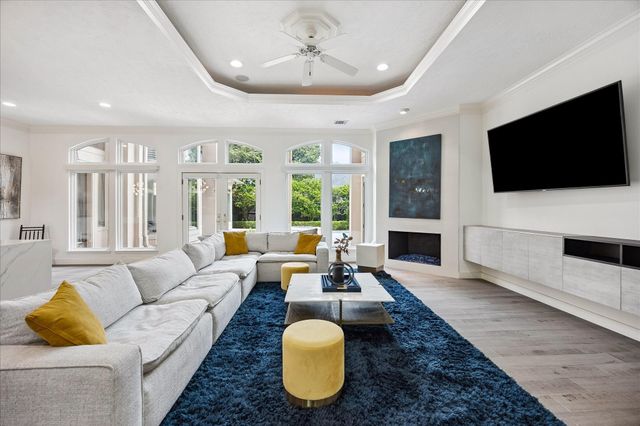 906 Peachwood Bend Drive, Houston, TX 77077