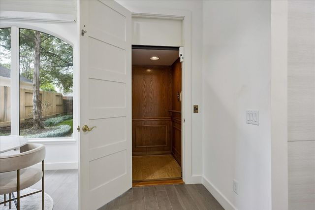 906 Peachwood Bend Drive, Houston, TX 77077