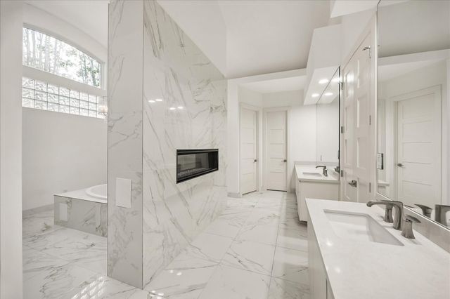 906 Peachwood Bend Drive, Houston, TX 77077