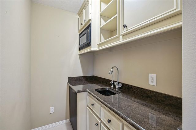 906 Peachwood Bend Drive, Houston, TX 77077