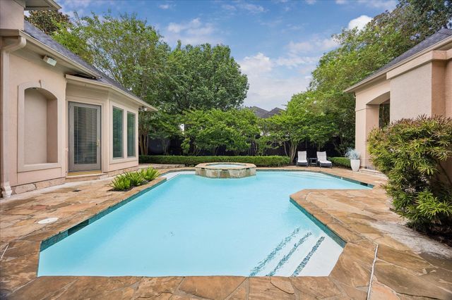 906 Peachwood Bend Drive, Houston, TX 77077