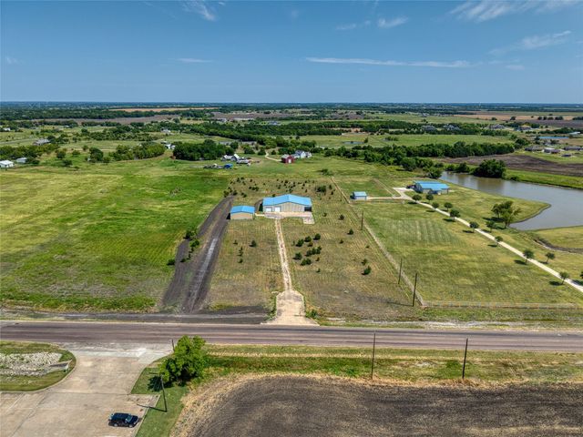 2944 CR-596, Nevada, TX 75173