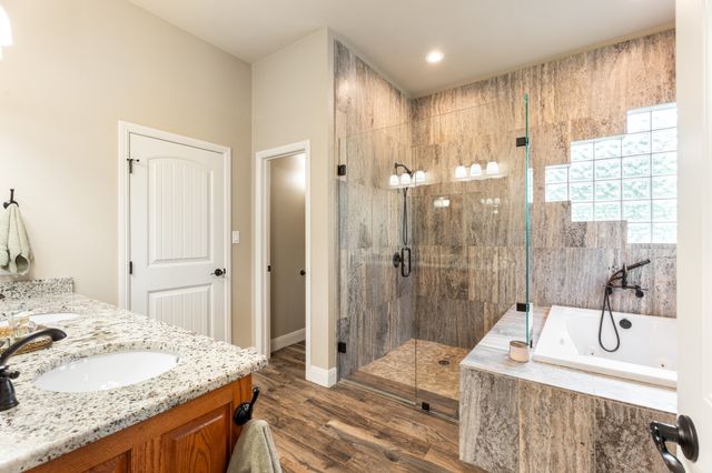 10008 Flight Plan Drive, Granbury, TX 76049