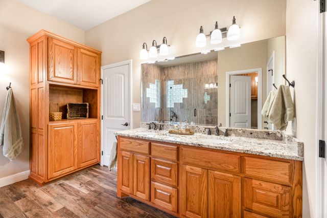 10008 Flight Plan Drive, Granbury, TX 76049