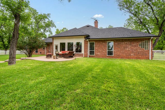 10008 Flight Plan Drive, Granbury, TX 76049