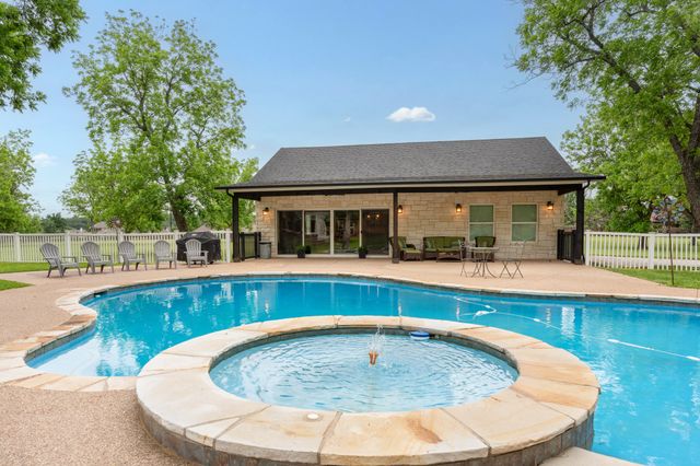 10008 Flight Plan Drive, Granbury, TX 76049