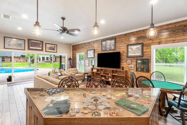 10008 Flight Plan Drive, Granbury, TX 76049