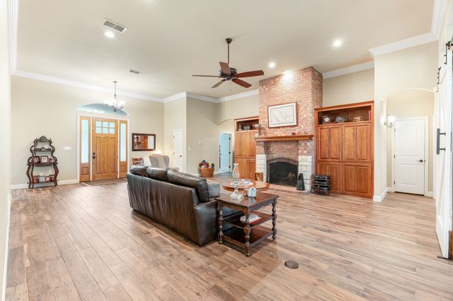 10008 Flight Plan Drive, Granbury, TX 76049