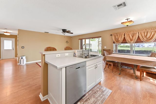 6205 Lansdowne Circle, Boynton Beach, FL 33472