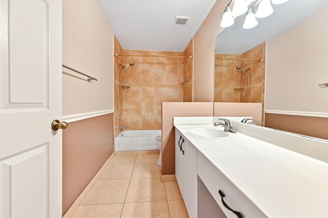 6205 Lansdowne Circle, Boynton Beach, FL 33472
