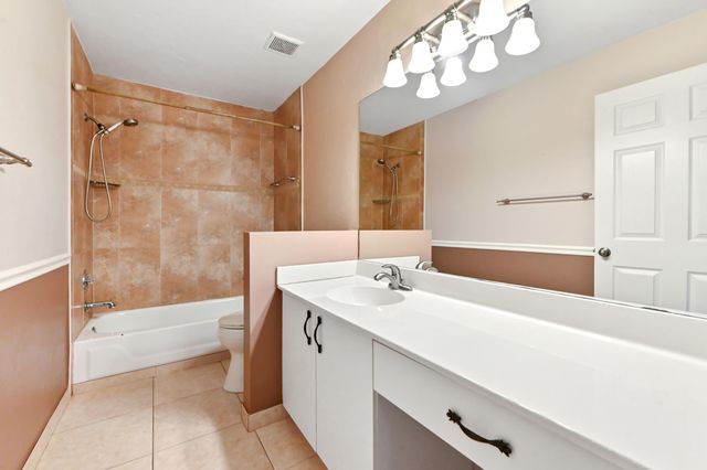 6205 Lansdowne Circle, Boynton Beach, FL 33472