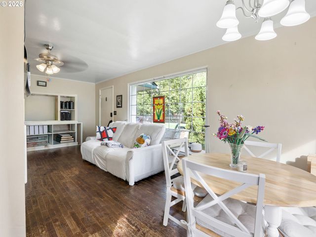 1328 OAK St, Lake Oswego, OR 97034