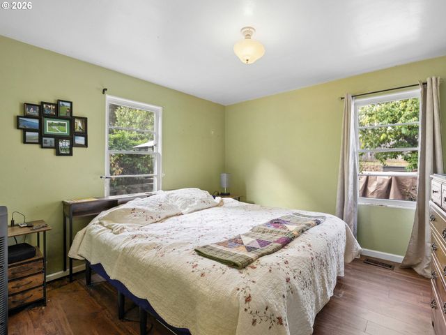 1328 OAK St, Lake Oswego, OR 97034